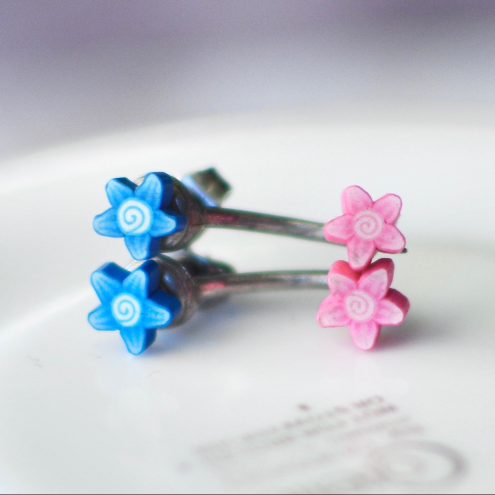 Claire’s Earrings Vintage Tiny Miniature Blue and Pink Flowers Silver Color Back